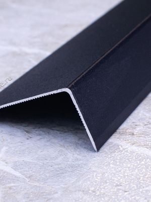 Алюмин. уголок 20/40 без отверстий УА40 черный/муар 2,7м, шт.