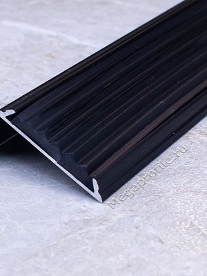 Алюмин. порог с резиновой вставкой ПУ20/40 черный/матовый 2,7м