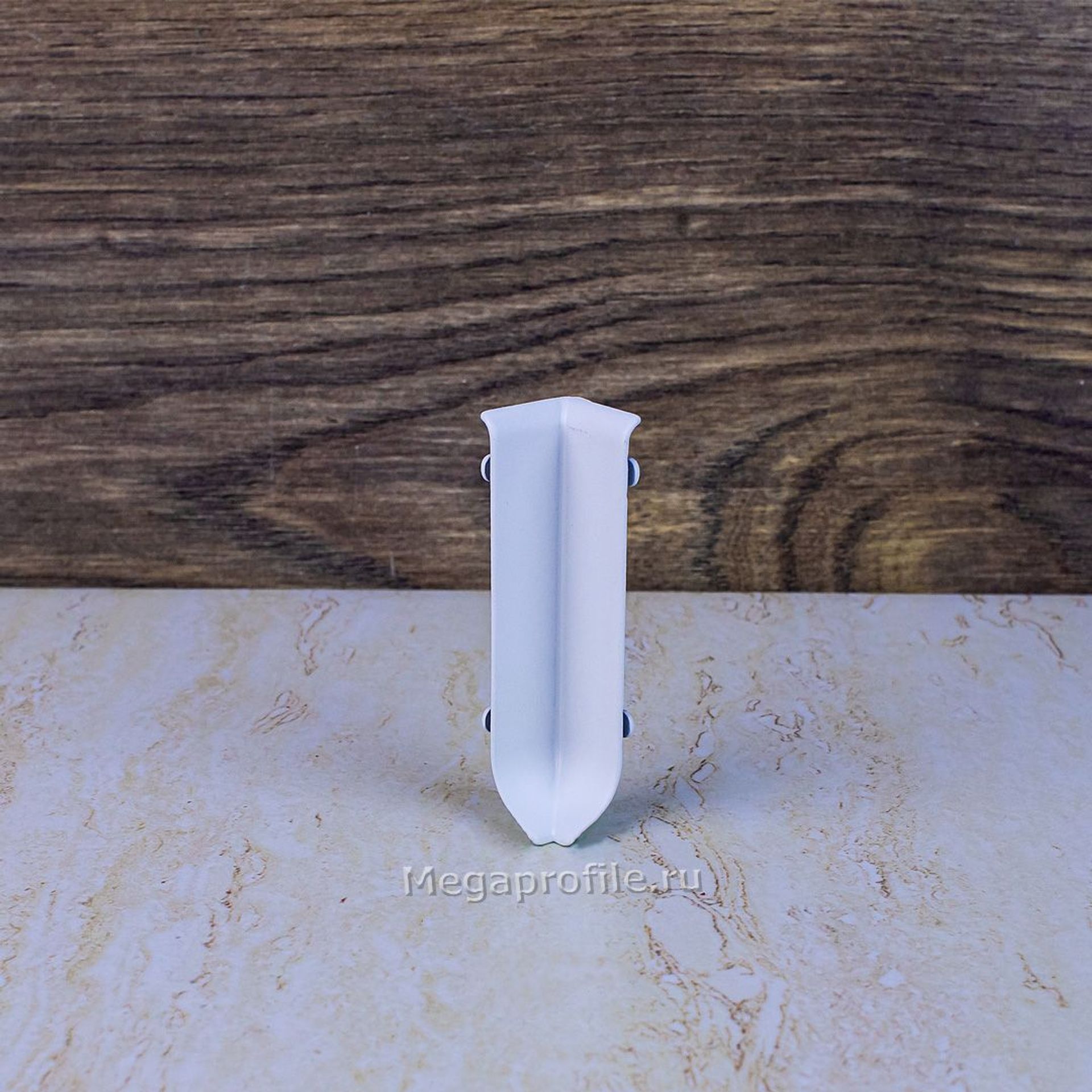 Угол внутренний для алюминиевого плинтуса 60мм ПЛ60-УВ
