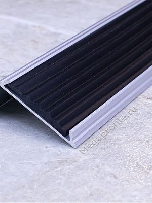 Алюмин. порог с резиновой вставкой ПУ20/40 серебро/матовое 2,7м