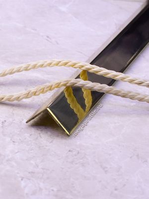 Ла тунный полированный угол без отверстий ЛУ15