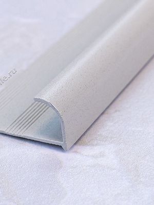 Алюмин. нар. профиль ПА08 светло-серый/муар 2,7м, шт.