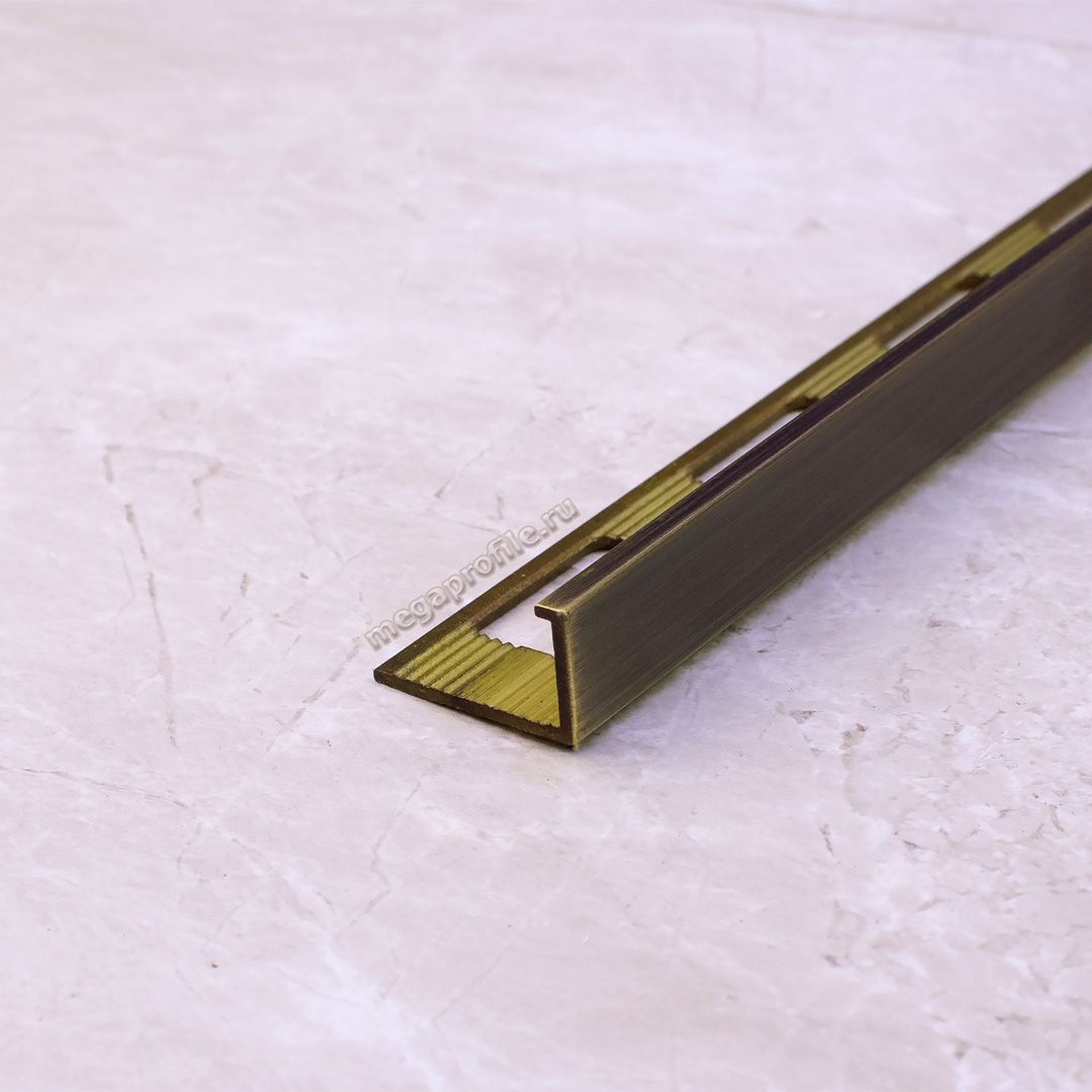 Латунный Г-образный профиль 10мм ЛГ10