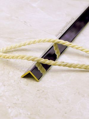 Латунный хромированный угол без отверстий ЛУ10