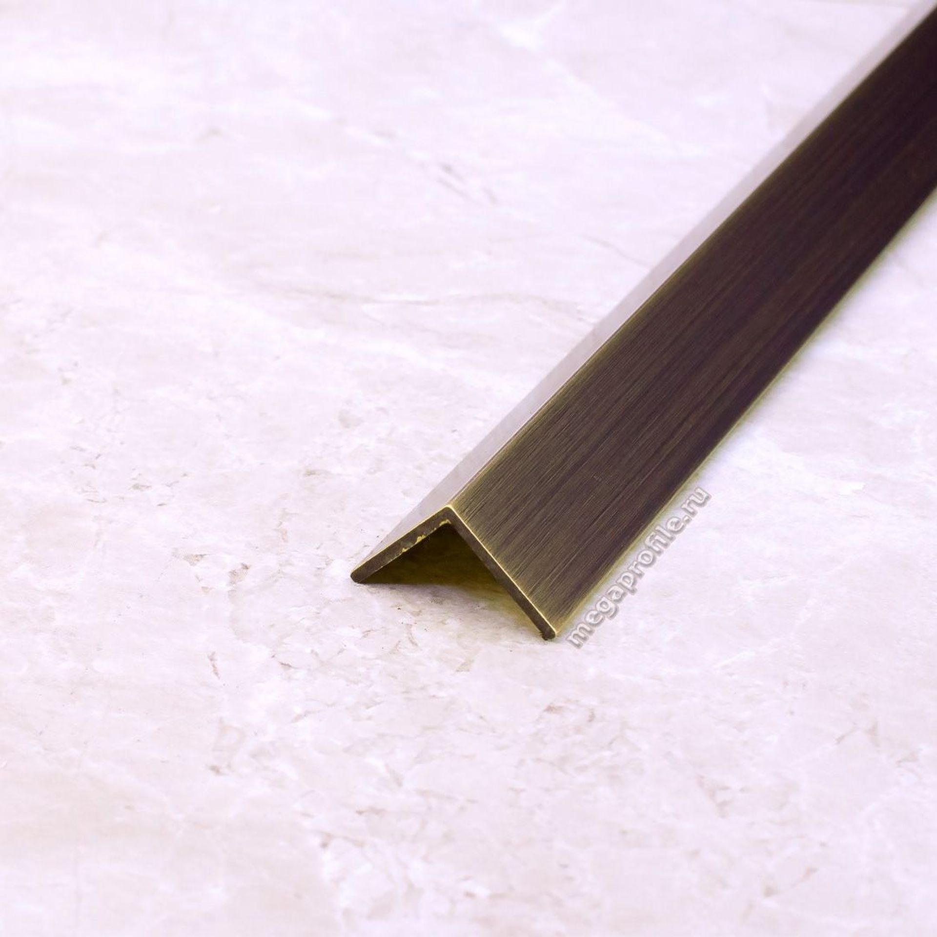 Латунный угол 20мм ЛУ20