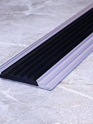 Алюмин. порог с резиновой вставкой ПР46 серебро/матовое 2,7м