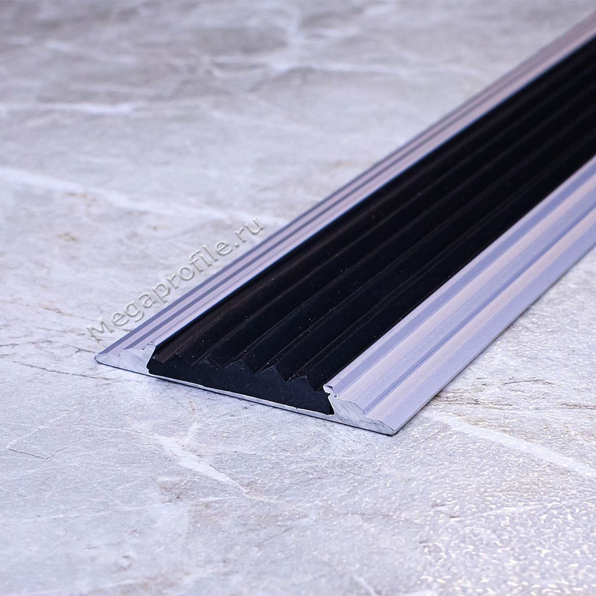 Алюминиевый порог 46мм ПР46